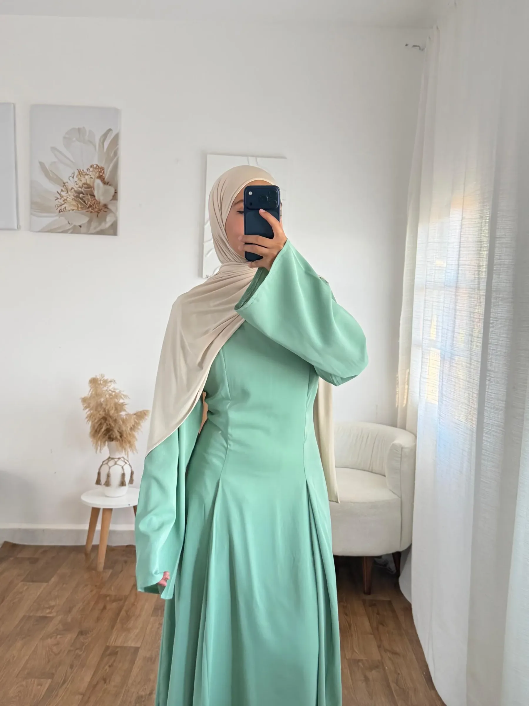 Robe Aryam